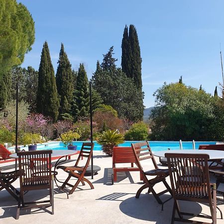Au Mas Saint Pierre Ξενοδοχείο Pignans Εξωτερικό φωτογραφία
