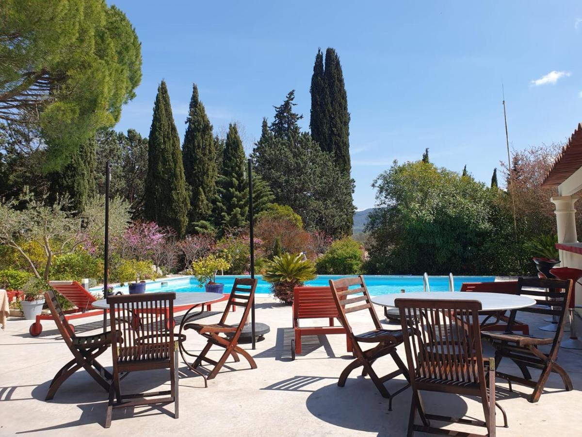 Au Mas Saint Pierre Ξενοδοχείο Pignans Εξωτερικό φωτογραφία